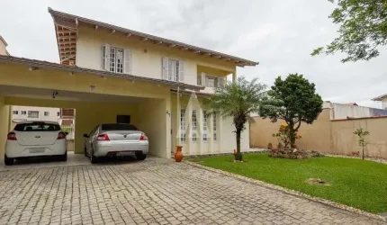 Casa com 3 quartos à venda na Rua Guia Lopes, --, Santo Antônio, Joinville, 370 m2 por R$ 1.600.000