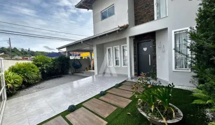 Casa com 4 quartos à venda na Rua das Pitangas, --, João Costa, Joinville, 100 m2 por R$ 550.000