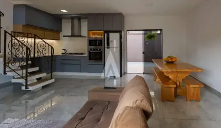 Casa com 3 quartos à venda na Rua Afonso Meister, --, Glória, Joinville, 112 m2 por R$ 660.000