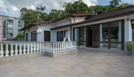 Casa com 3 quartos à venda na Rua Concórdia, --, Anita Garibaldi, Joinville, 200 m2 por R$ 1.298.000