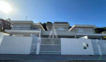 Casa com 4 quartos à venda na Rua Campo Alegre, --, Atiradores, Joinville, 270 m2 por R$ 2.350.000