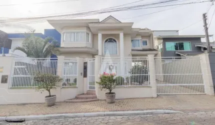 Casa em condomínio fechado com 3 quartos à venda na Rua Alfredo Trauer, --, Glória, Joinville, 354 m2 por R$ 2.500.000