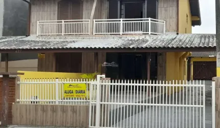 Casa com 3 quartos para alugar na Haroldo Marchioro, 483, Ipanema, Pontal do Paraná por R$ 500 Por Dia