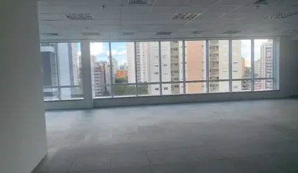 Conjunto comercial na região da Berrini. Alto padrão