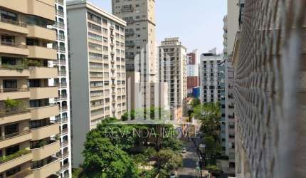Aluguel Aparatamento nos Jardins com 2 dormitorios, living com sacada e 1 vaga