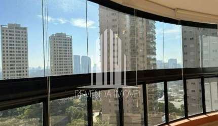 Apartamento à locaçã na Panamby com 160M2 3 suites e 4 vagas de garagem