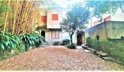 Casa de Vila Comercial para Locação em Higienópolis, São Paulo - SP: 2 Quartos, 2 Suítes, 2 Banheiros, 3 Vagas de Garagem, 212m².
