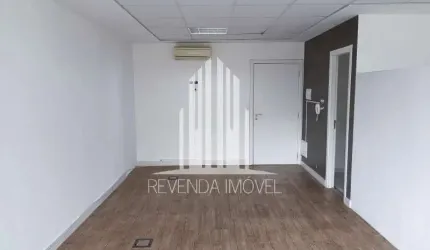 Aluguel de Sala Comercial na Vila Andrade, São Paulo-SP: 2 salas, 1 banheiro, 1 vaga, 42m² no Condomínio de Destaque