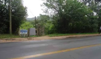 Terreno medindo  55 x 274  , com 15.070 metros quadrados , com escritura e registro , documentos em dia.