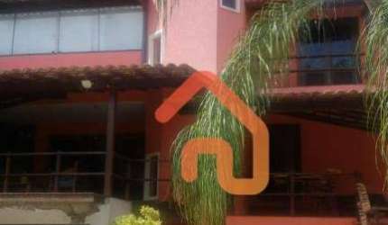 Espetacular Casa de Alto Padrão com 4 quartos em Piratininga!