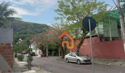 Casa com 4 dormitórios à venda, 500 m² por R$ 950.000,00 - São Francisco - Niterói/RJ