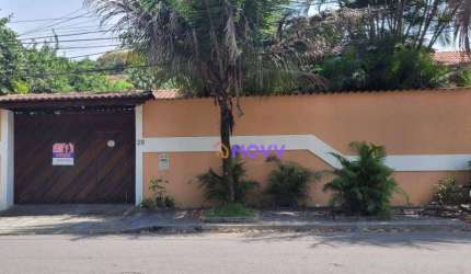 Casa com 4 dormitórios, suítes, piscina, 220 m² por R$ 695.000 - Pendotiba - Niterói/RJ