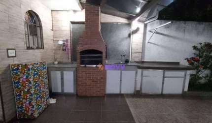 Excelente casa duplex de 4 quartos no bairro Engenhoca em Niterói!