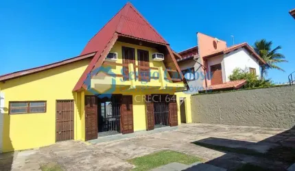 CASA BEIRA MAR 3 QUARTOS ESTILO CHALÉ SUIÇO  EDÍCULA  ITANHAÉM SP