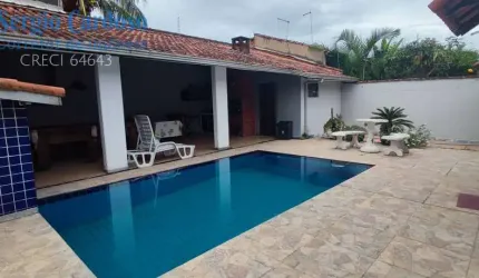 CASA COM PISCINA APENAS 200M DO MAR! 2 QUARTOS + EDÍCULA ITANHAEM/SP