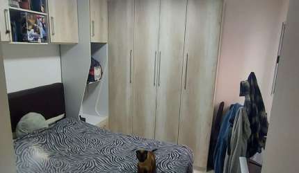 Apartamento na Vila Matilde, com pequeno quintal.