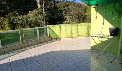 Sobrado à Venda Pq Gerassi com 3 quartos, 3 banheiros, 3 vagas e 160m²