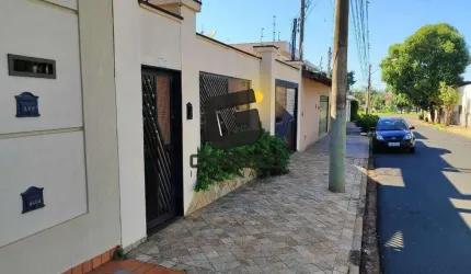 Casa à venda no bairro Sumarezinho - Ribeirão Preto/SP