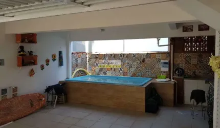 Triplex  Condomínio com 3 dorms,  Cascatinha, SV
