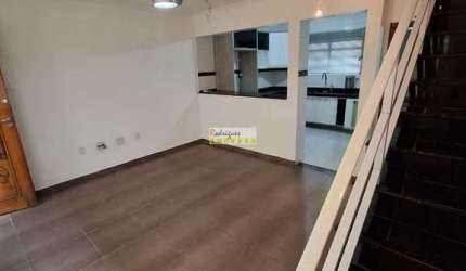 Sobrado de Condomínio com 2 dorms reformado