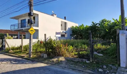 Incrível Terreno Próximo à Principal Avenida do Bairro Aririú em Palhoça/SC!