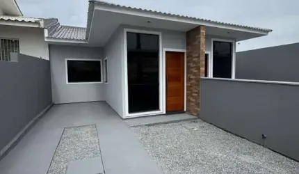 Casa Geminada Com Espaço nos Fundos e Excelente Acabamento - Palhoça/SC