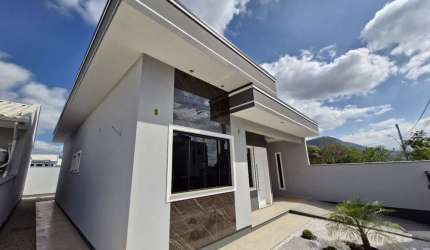 Aconchegante Casa de 3 Quartos (1 Suíte) no Loteamento Vale Verde em Palhoça/SC!