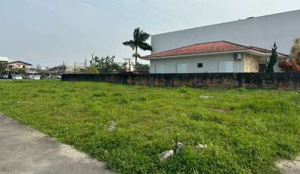 Amplo Terreno de Esquina com 568m² no Pagani em Palhoça/SC: Viabilidade 12 Pavimentos!