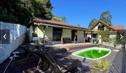Maravilhosa Casa de Campo Pertinho da Praia em Palhoça/SC: Piscina e Área Gourmet!