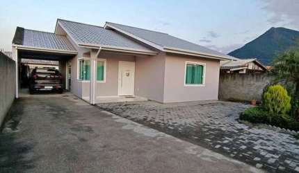 Linda Casa de 3 Quartos (1 Suíte) em um Amplo Terreno de 426m² na Guarda do Cubatão em Palhoça/SC!