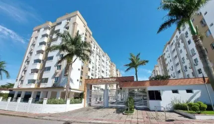 Maravilhoso Apartamento de 3 Quartos (2 Vagas) na Frente do Shopping em São José/SC!
