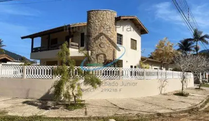 Sobrado para Venda em Ubatuba, Praia da Maranduba, 5 dormitórios, 3 banheiros, 6 vagas