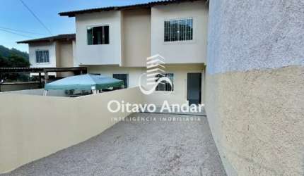 Sobrado à Venda no Bairro Potecas, São José/SC