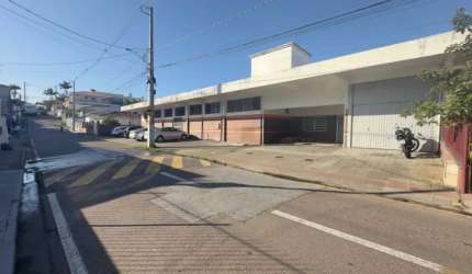 Galpão/Depósito Comercial - 694m², Roçado