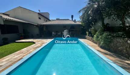 Casa 3 Quartos com Piscina - Itaguaçu
