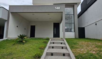 Sobrado 4 Dorms com piscina Residencial Malibu