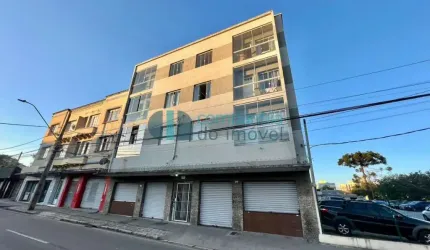 Apartamento ensolarado com 2 quartos no Centro