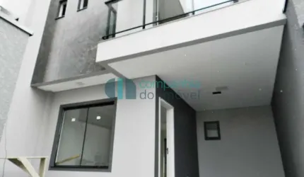Sobrado com 3 Quartos no Xaxim