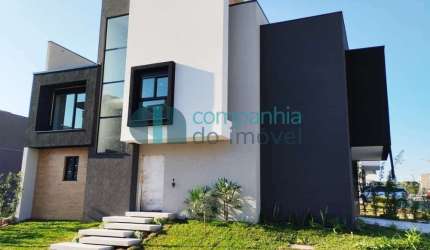 Casa nova, 2 suítes, esquina, em condomínio