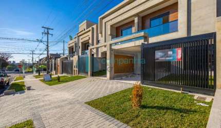 Sobrado à Venda, Boqueirão com terraço, novo