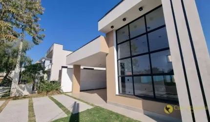 Charmosa casa térrea, totalmente integrada a venda no condomínio UNA em Itu