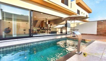 Mobiliada e Moderna! Magnífico sobrado com 220m², piscina, 3 suítes e parcialmente mobiliado, à venda por R$1.769.900 - Cond. Central Parque -Salto/SP