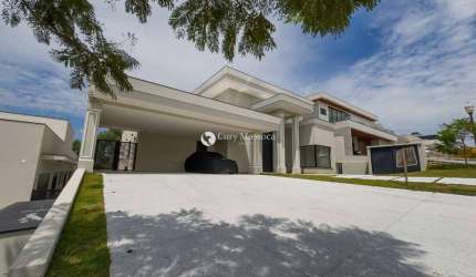Casa neoclássica, imponente, sofisticada e com área verde em seu perimetro,  no Campos de Santo Antônio II - Itu/SP