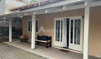 Casa com 3 quartos à venda na Rua Fraiburgo, 831, Iririú, Joinville por R$ 495.000