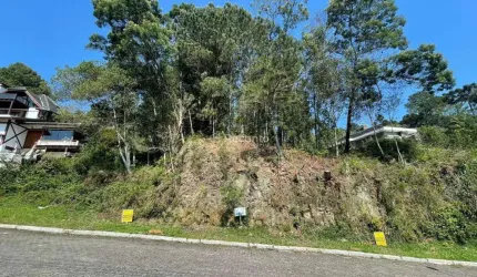 TERRENO COM 621 M² NO LOTEMANETO VALE DAS COLINAS , Vale das Colinas, Gramado - RS