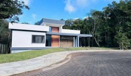 CASA COM 03 SUÍTES EM LOTEAMENTO , Vivendas do Arvoredo, Gramado - RS
