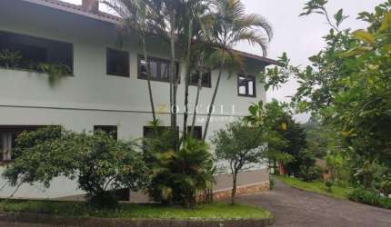Bela casa a venda no comary com vista para o Lago e CBF