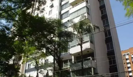 PÉ NO CLUBE!!! Apartamento com localização privilegiada, EM FRENTE ao clube Pinheiros.