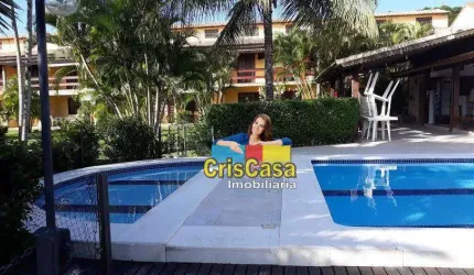Casa duplex com 3 quartos em condomínio com piscina e