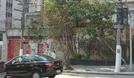 Sobrado comercial com 246m², ao lado do metrô Borba Gato